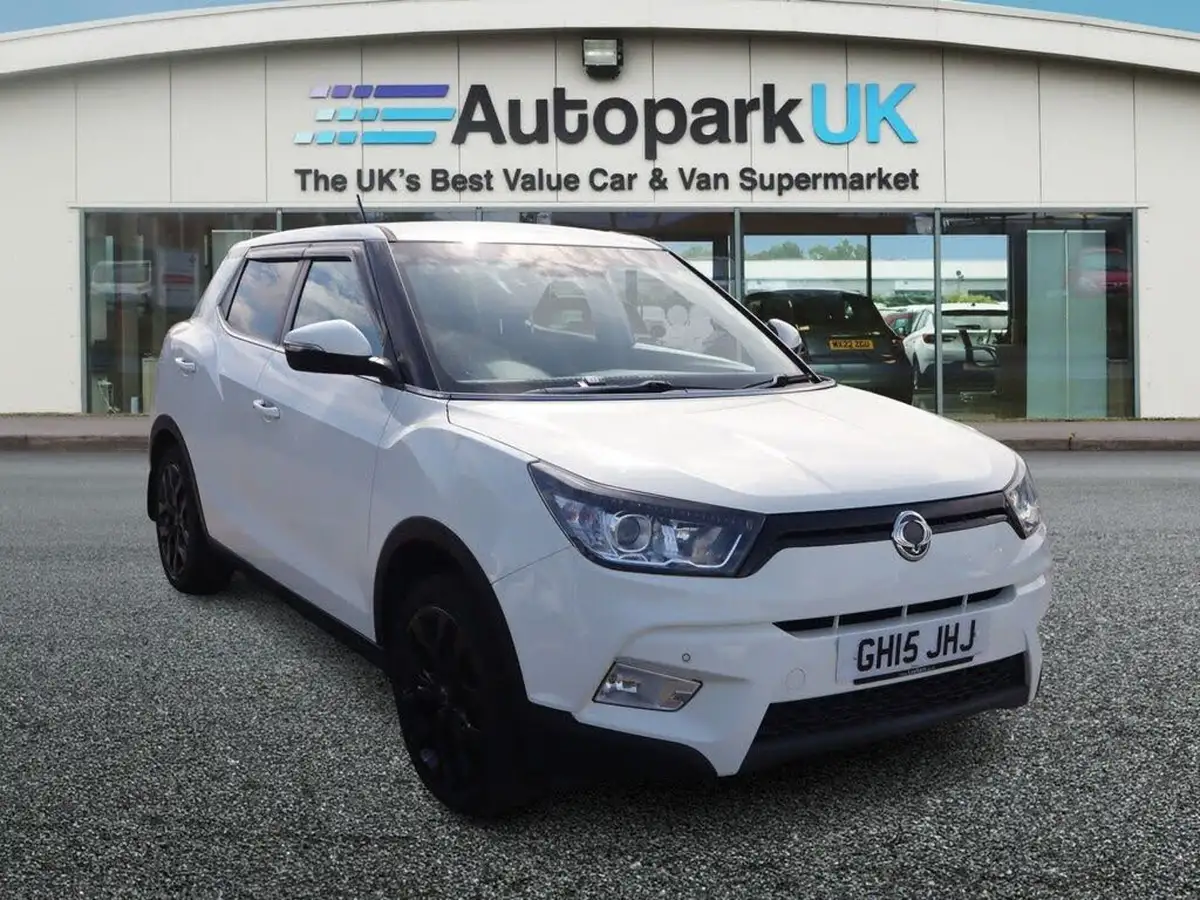 2015-kgm-ssangyong-tivoli-16-elx-big-8