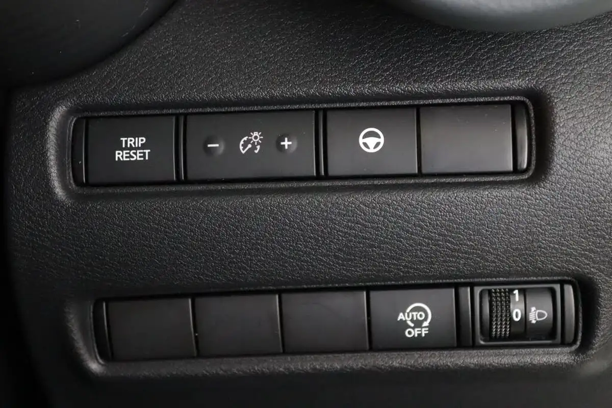 2020-nissan-juke-10-dig-t-tekna-117ps-dct-big-16