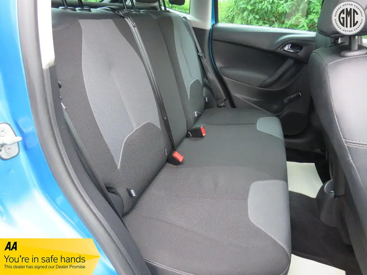 2011-citroen-c3-14-connexion-big-2