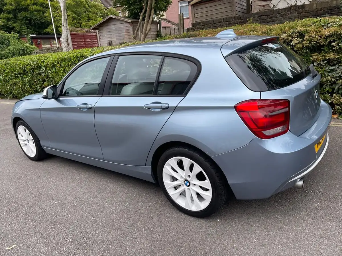 2012-bmw-1-series-20td-118d-urban-hatchback-5d-big-13