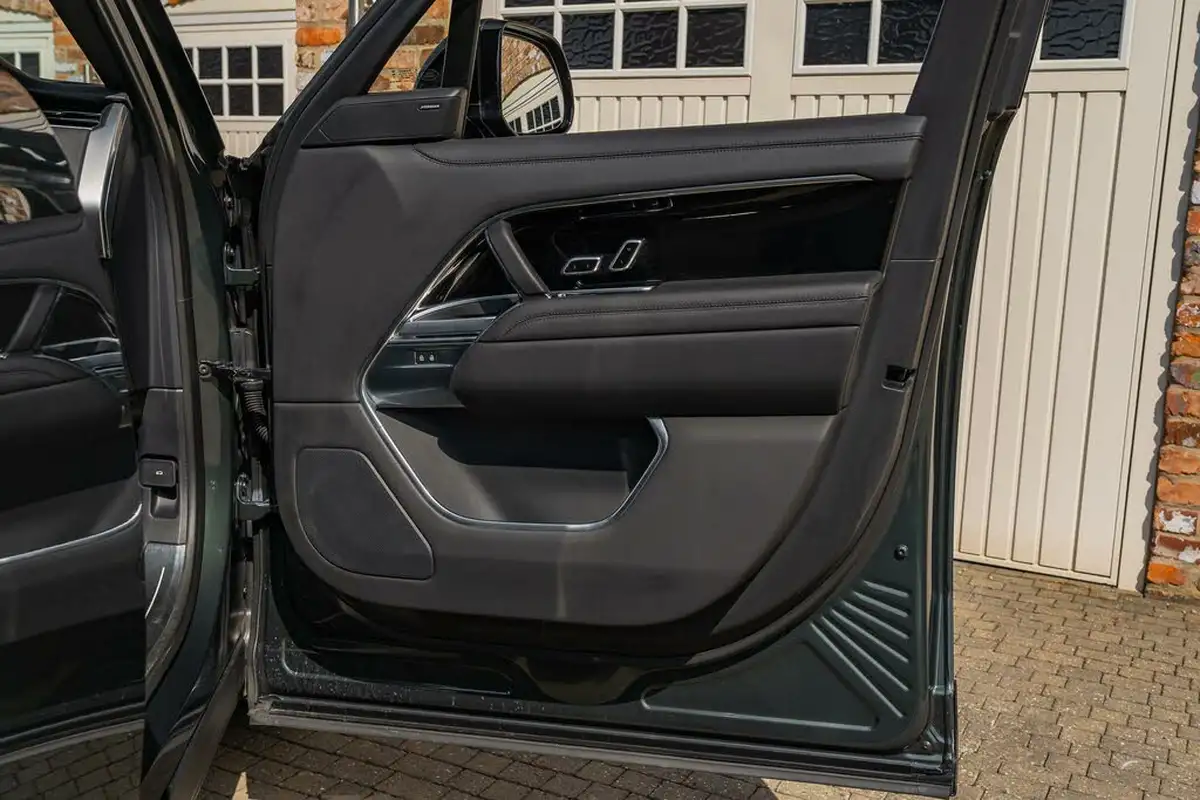 2023-land-rover-range-rover-30-d300-se-big-40