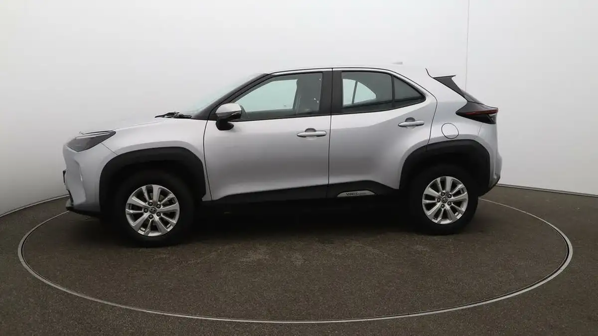 2022-toyota-yaris-cross-15-vvt-i-icon-big-57