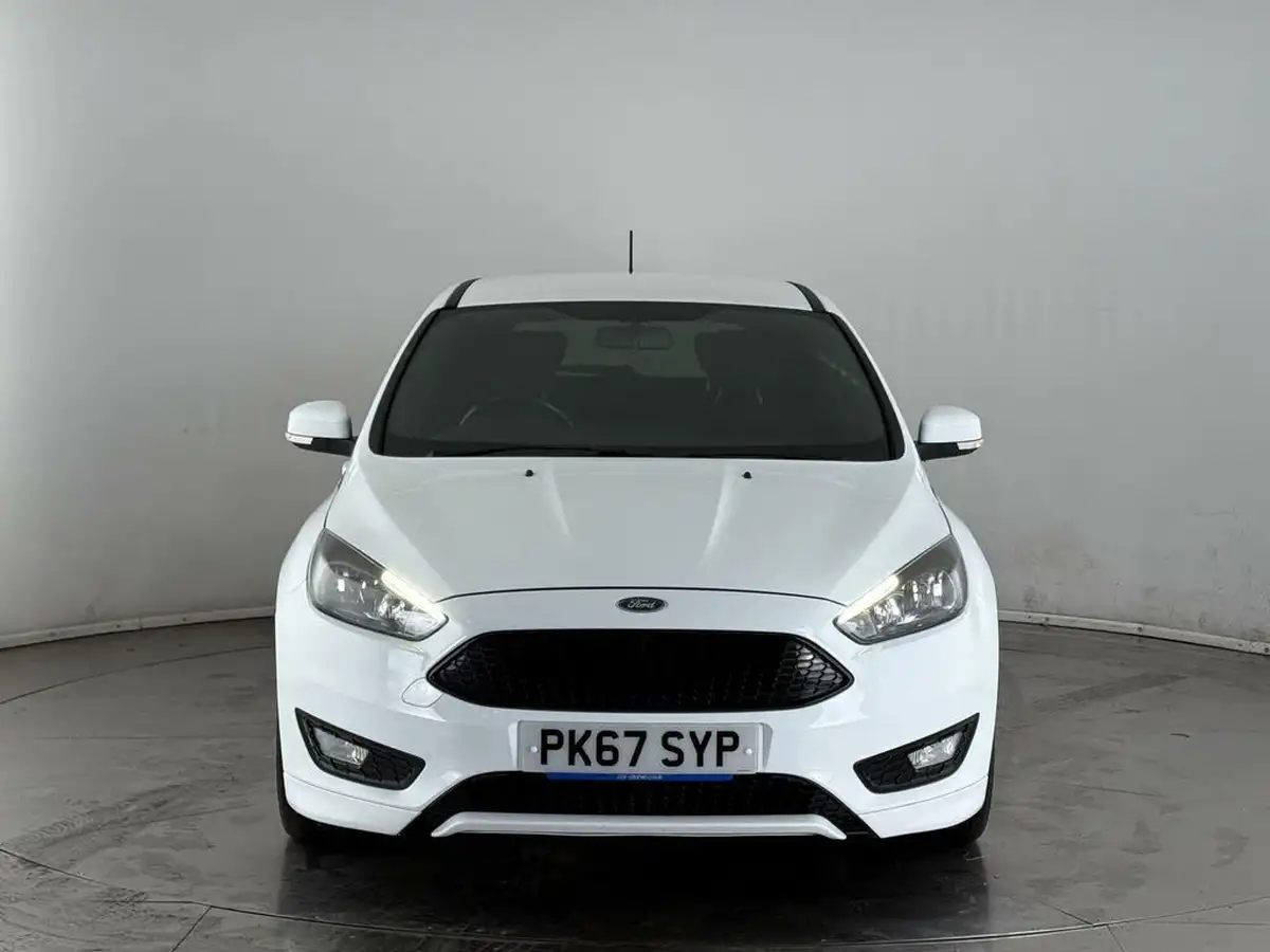 2017-ford-focus-15tdci-st-line-hatchback-big-5