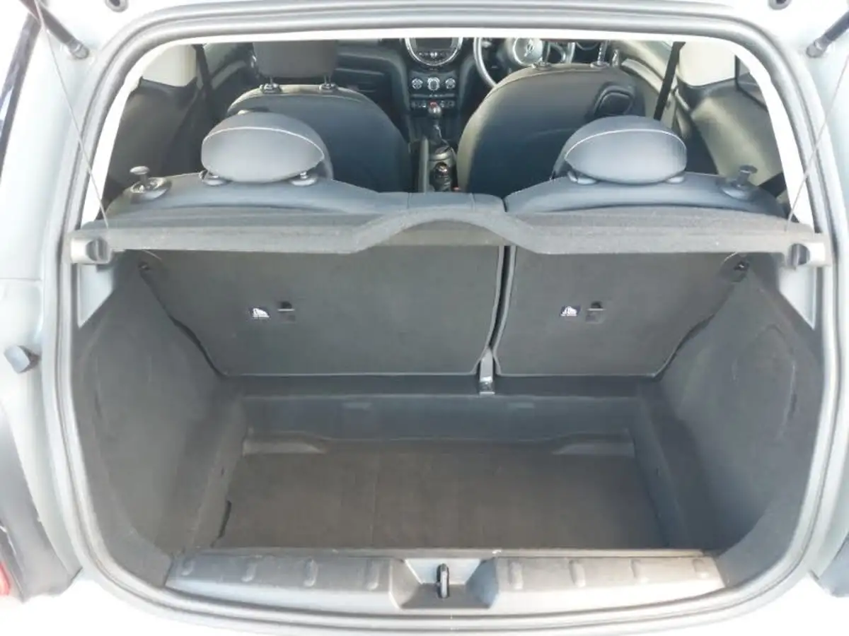 2020-mini-cooper-15-cooper-classic-nav-hatchback-3d-big-7