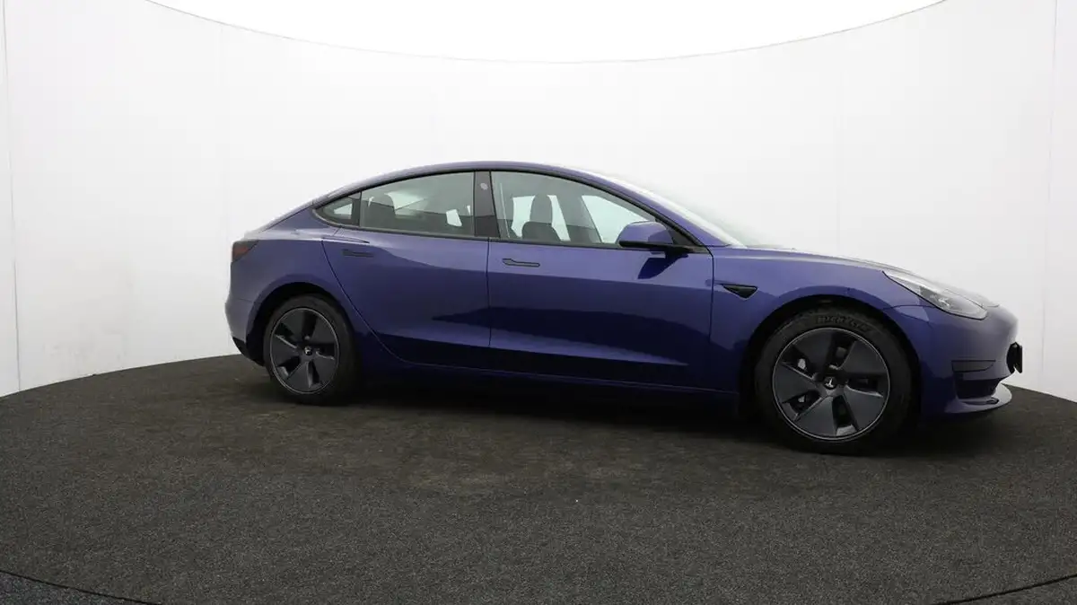 2022-tesla-model-3-e-rwd-big-44
