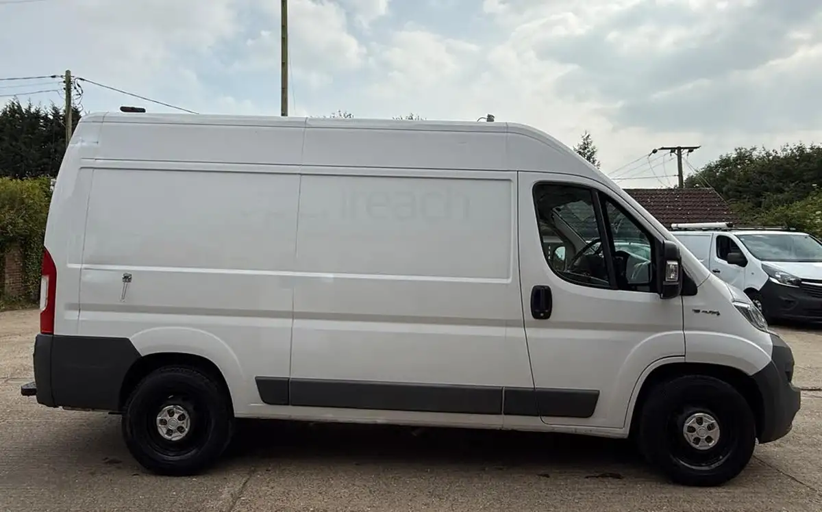 2017-fiat-ducato-20td-35-lh2-panel-big-9