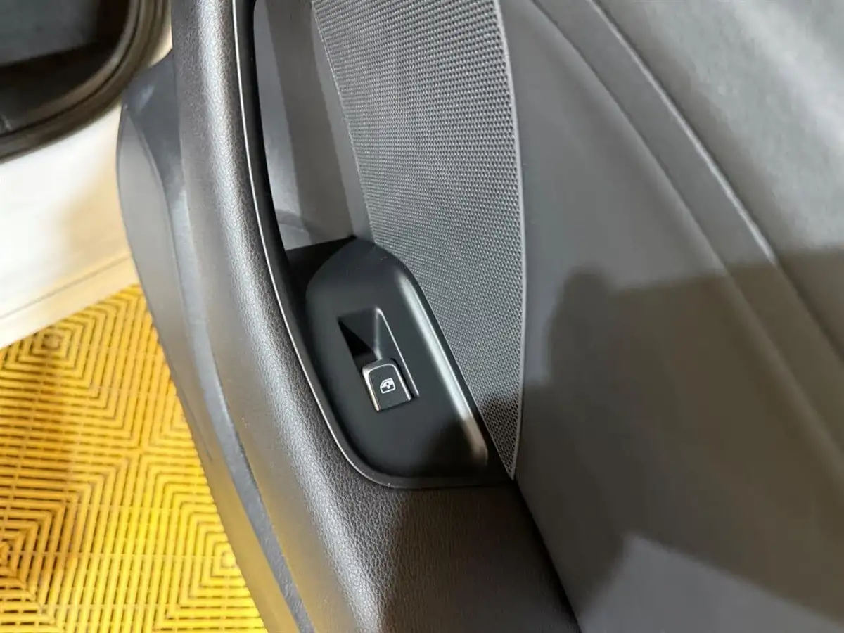 2018-audi-a3-16tdi-s-line-sportback-5d-big-49
