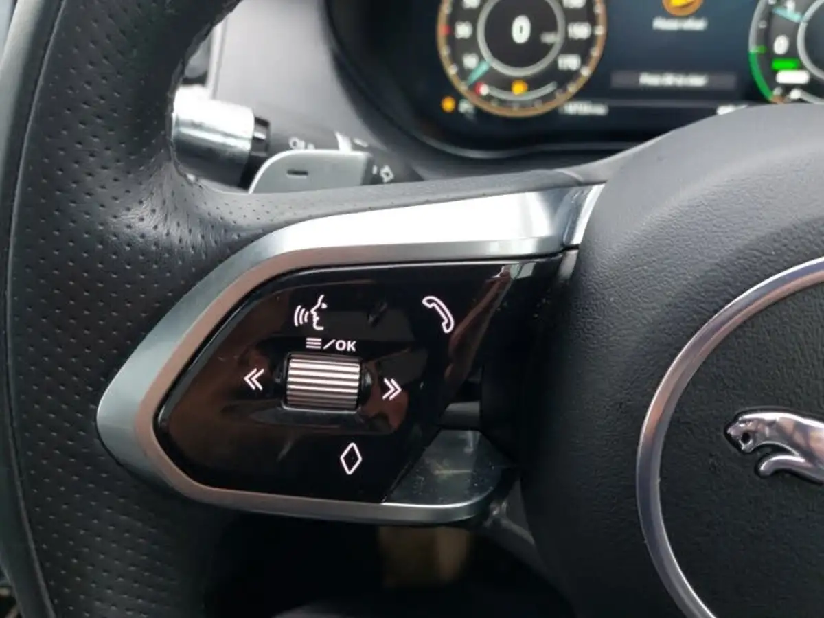 2022-jaguar-e-pace-15-p300e-r-dynamic-hse-big-9
