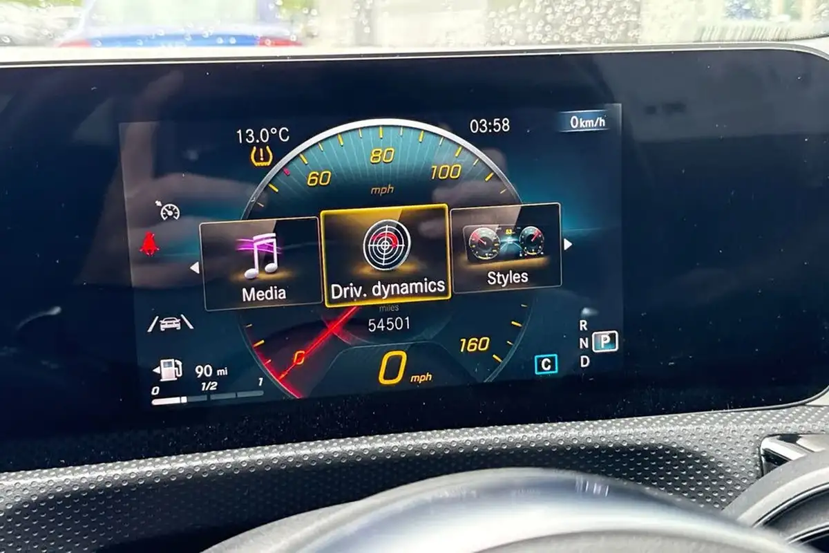 2022-mercedes-benz-cla-13-cla-200-amg-line-shooting-brake-5d-big-52