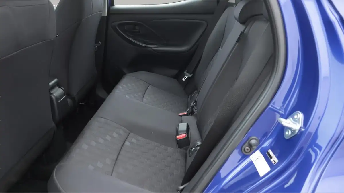 2025-toyota-yaris-15-vvt-i-icon-big-16