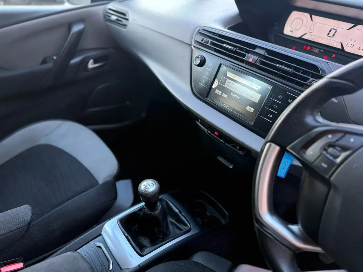 2014-citroen-grand-c4-picasso-16e-hdi-vtr-115ps-big-34