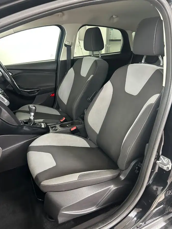 2014-ford-focus-10-zetec-scti-125ps-hatchback-big-9