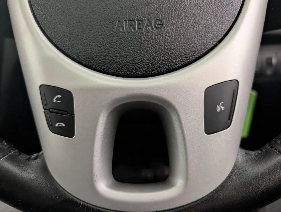 2014-kia-venga-16td-3-sat-nav-big-51
