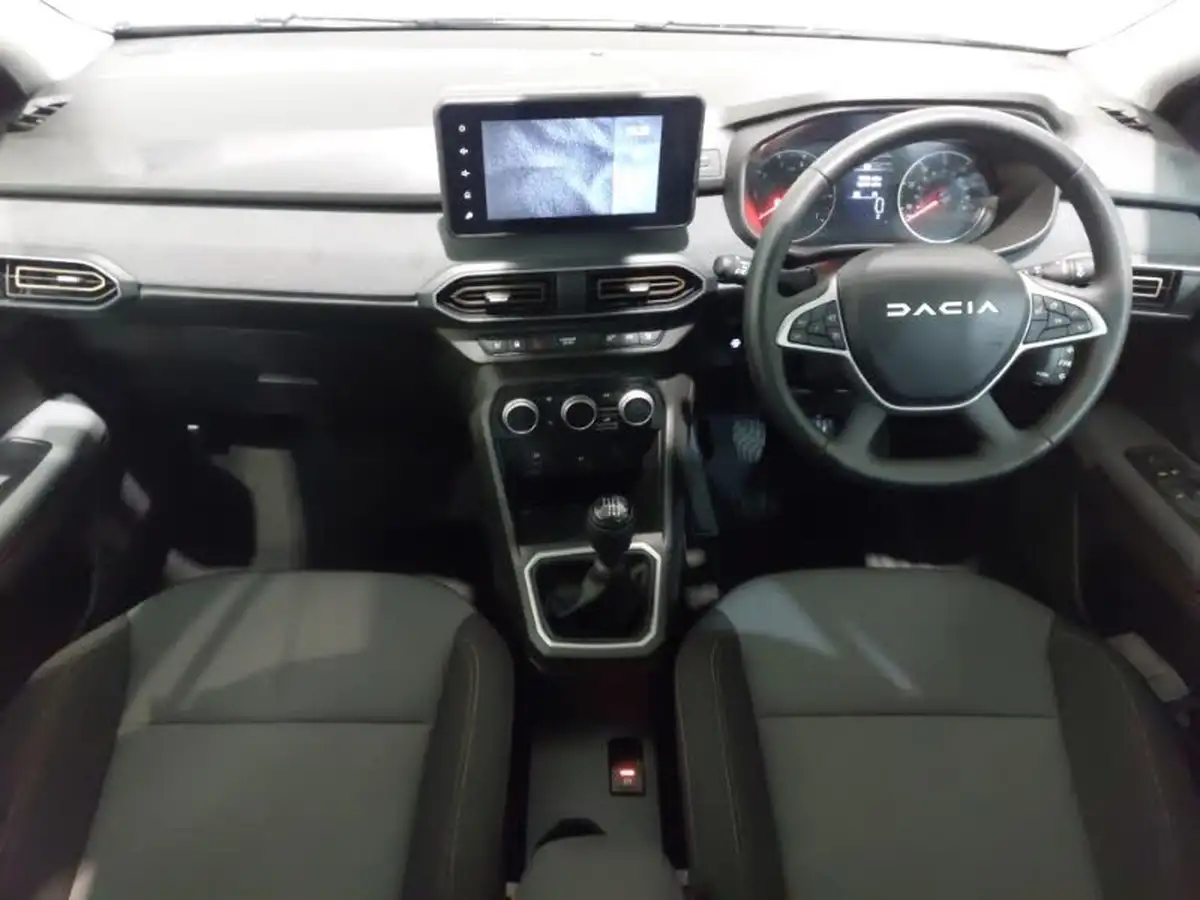 2024-dacia-sandero-stepway-10-tce-extreme-90bhp-big-2