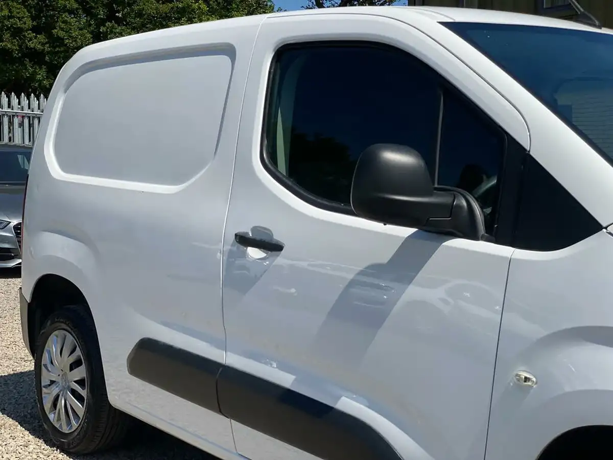 2021-peugeot-partner-15-bluehdi-1000-professional-100ps-eu6dt-panel-big-22