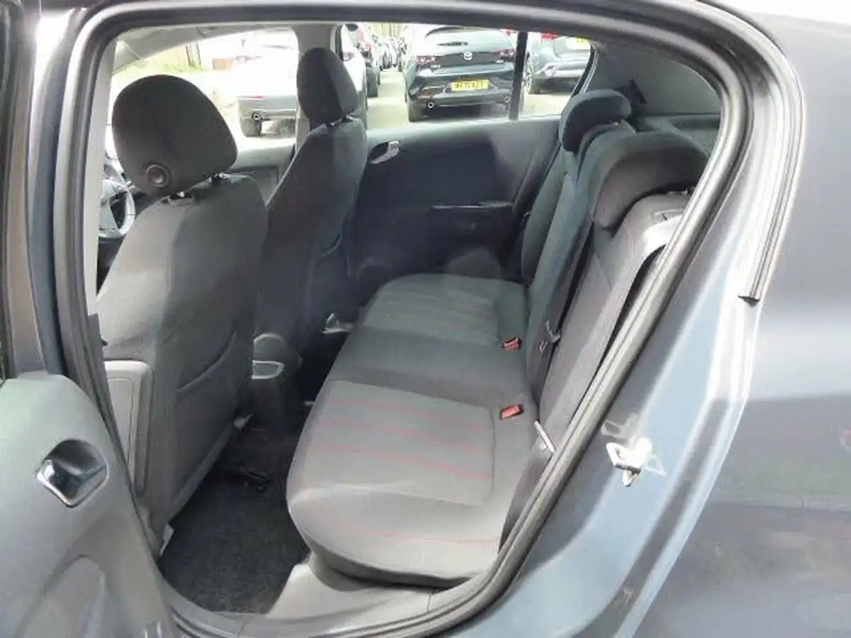 2014-vauxhall-corsa-14-sxi-5d-big-8