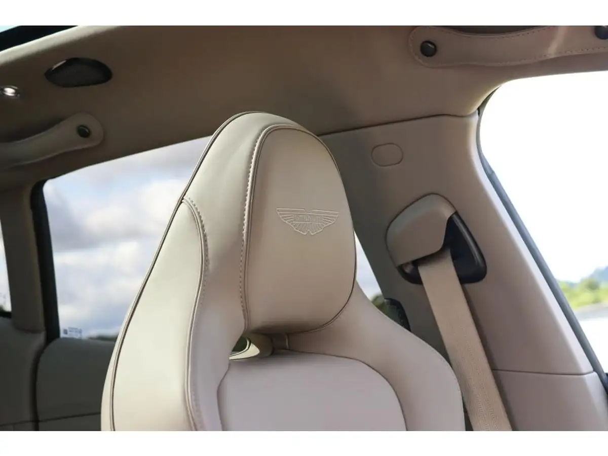 2024-aston-martin-dbx-40-v8-big-33