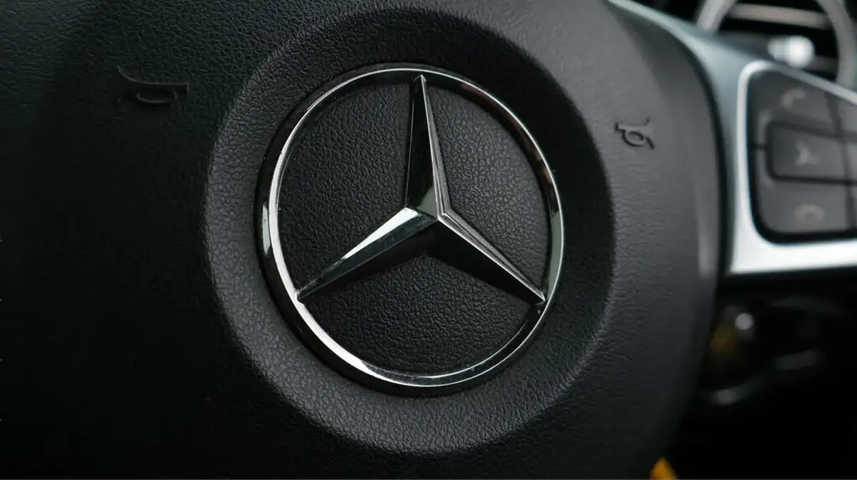 2019-mercedes-benz-glc-class-20-glc250-amg-line-premium-plusss-station-wagon-5d-big-23