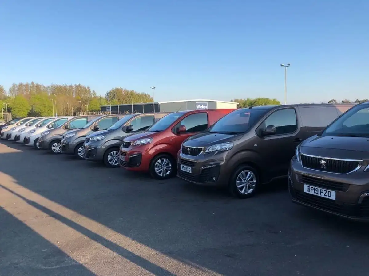 2023-peugeot-partner-15-bluehdi-1000-professional-premium-100pseu6d-big-4