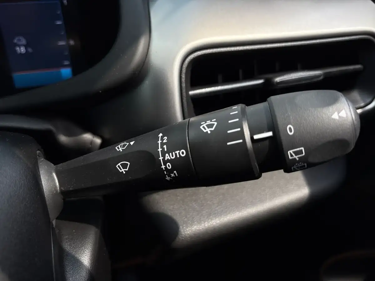 2024-jeep-avenger-e-summit-big-28