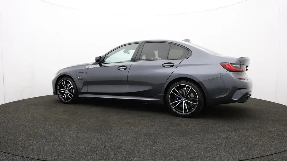 2022-bmw-3-series-20-330e-m-sport-pro-pack-saloon-4d-big-66
