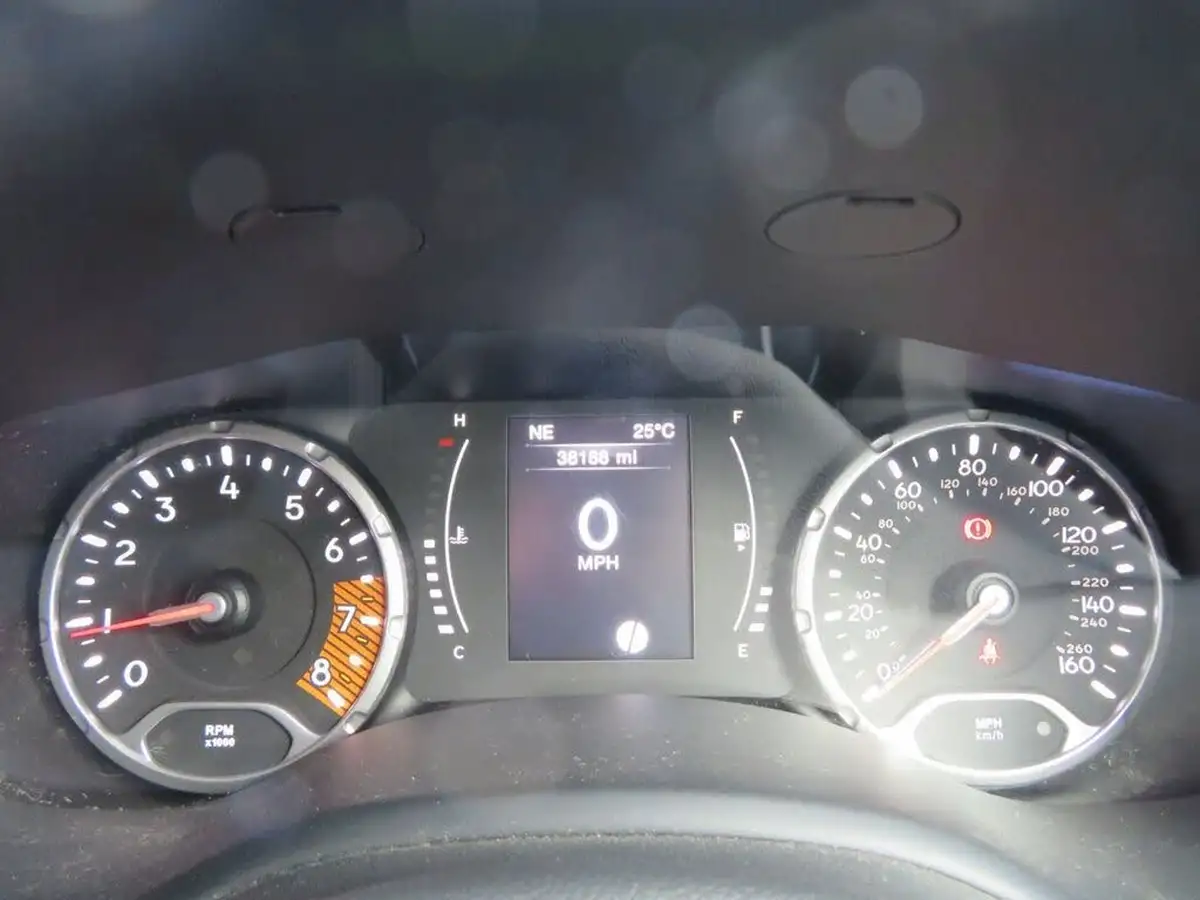 2021-jeep-renegade-10-gse-night-eagle-big-17