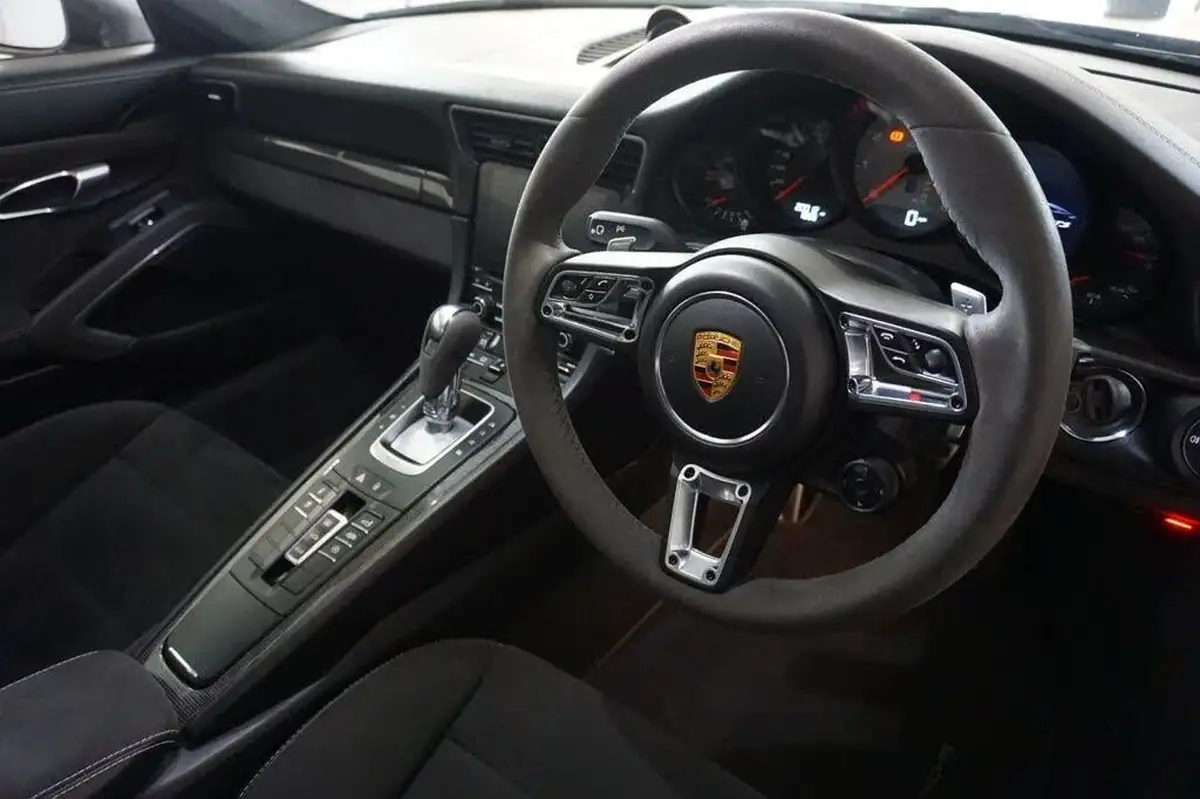 2018-porsche-911-30-carrera-gts-coupe-pdk-big-17