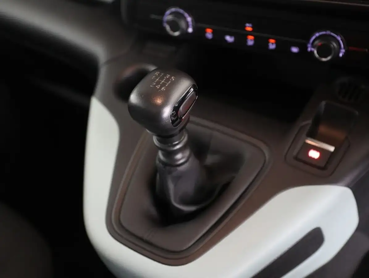 2022-citroen-berlingo-15bluehdi-feel-xl-size-100ps-big-23