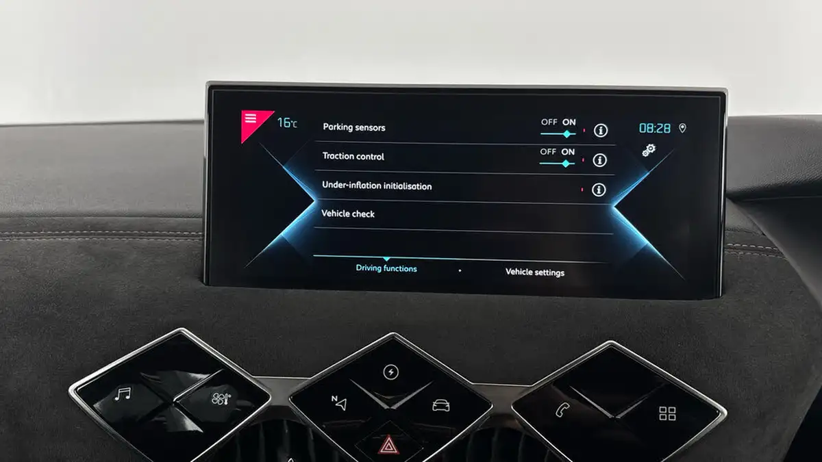 2021-ds-ds-3-crossback-e-tense-performance-line-big-17