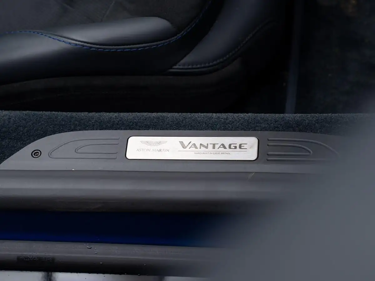 2022-aston-martin-vantage-40-v8-vantage-roadster-auto-big-34