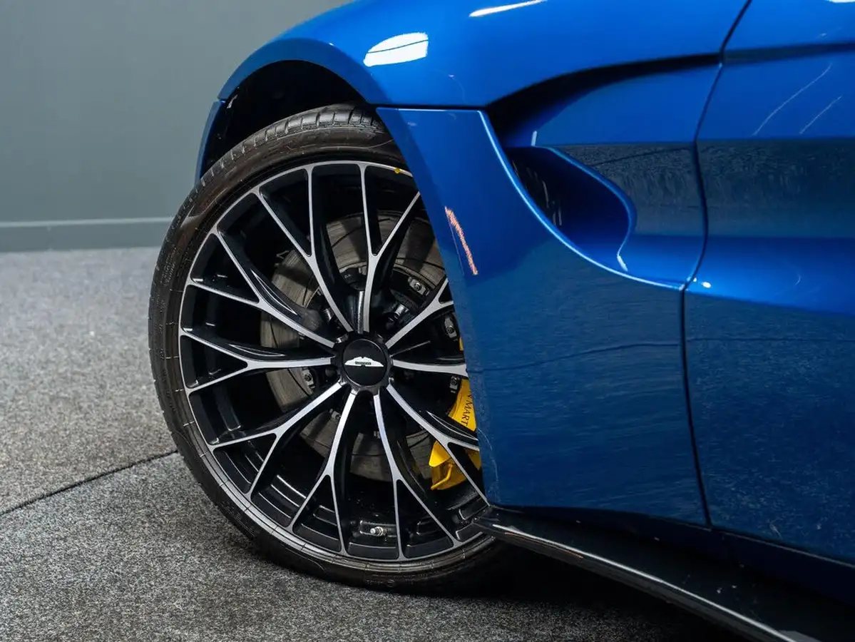 2022-aston-martin-vantage-40-v8-vantage-roadster-auto-big-10