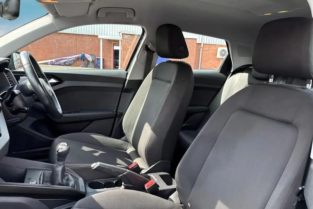 2019-audi-a1-10-30-tfsi-technik-big-9