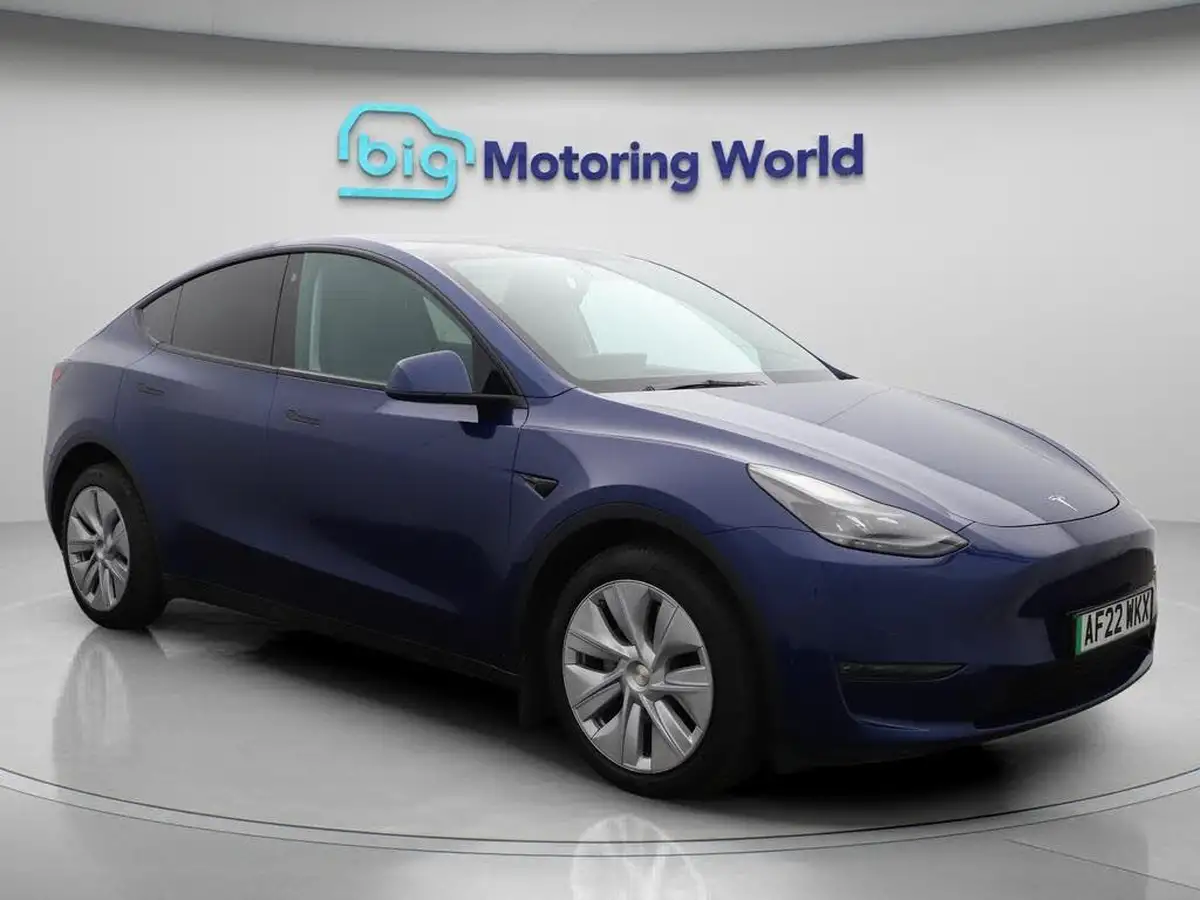 2022-tesla-model-y-e-long-range-big-0