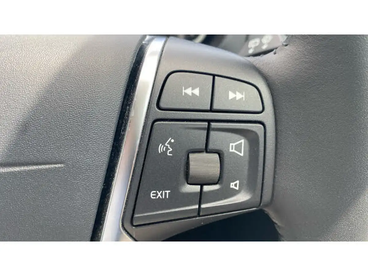 2019-volvo-v40-20td-d3-inscription-edition-big-18