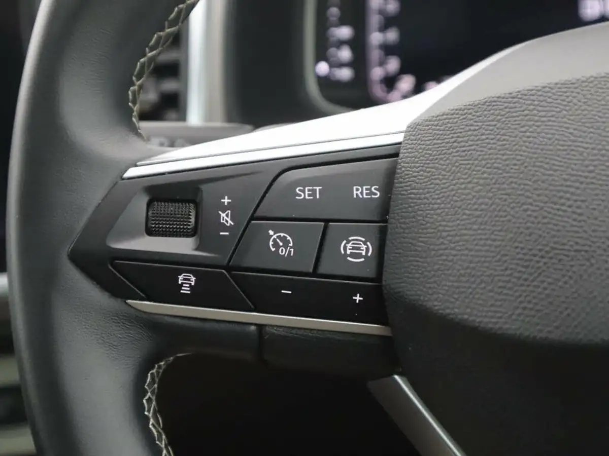 2023-seat-ateca-15-ecotsi-xperience-lux-dsg-big-31