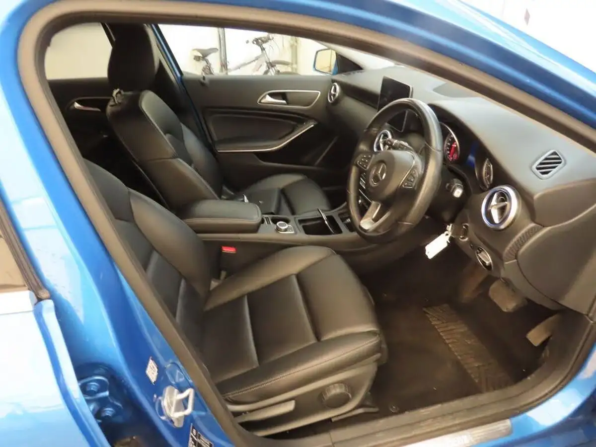 2016-mercedes-benz-a-class-21d-a200d-sport-premiumss-7g-dct-big-8