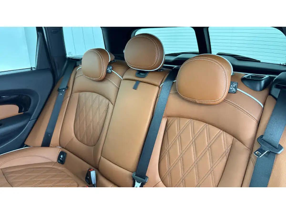 2022-mini-clubman-20-john-cooper-works-premium-plus-big-11