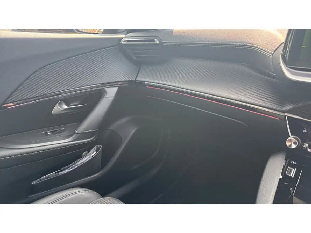 2022-peugeot-2008-suv-12-puretech-gt-big-38