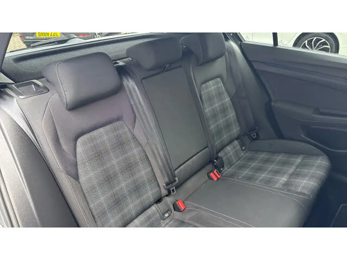 2022-volkswagen-golf-20tdi-gtd-big-15
