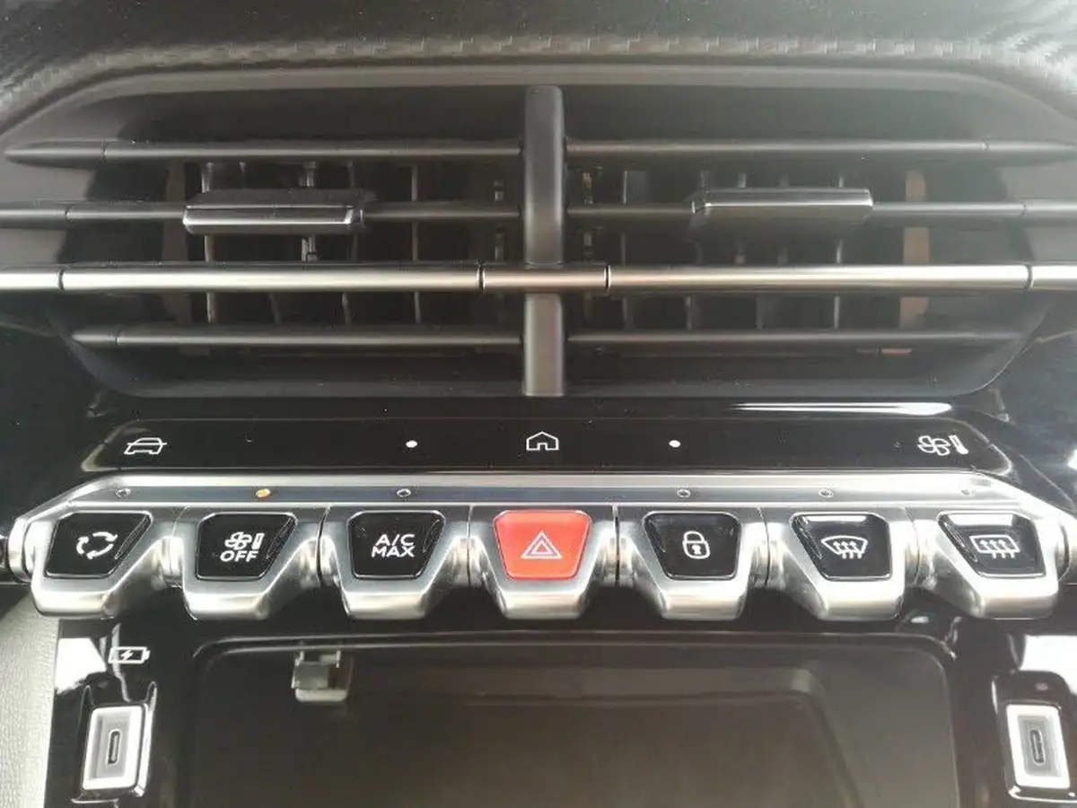 2024-peugeot-2008-suv-12-puretech-allure-130ps-big-17