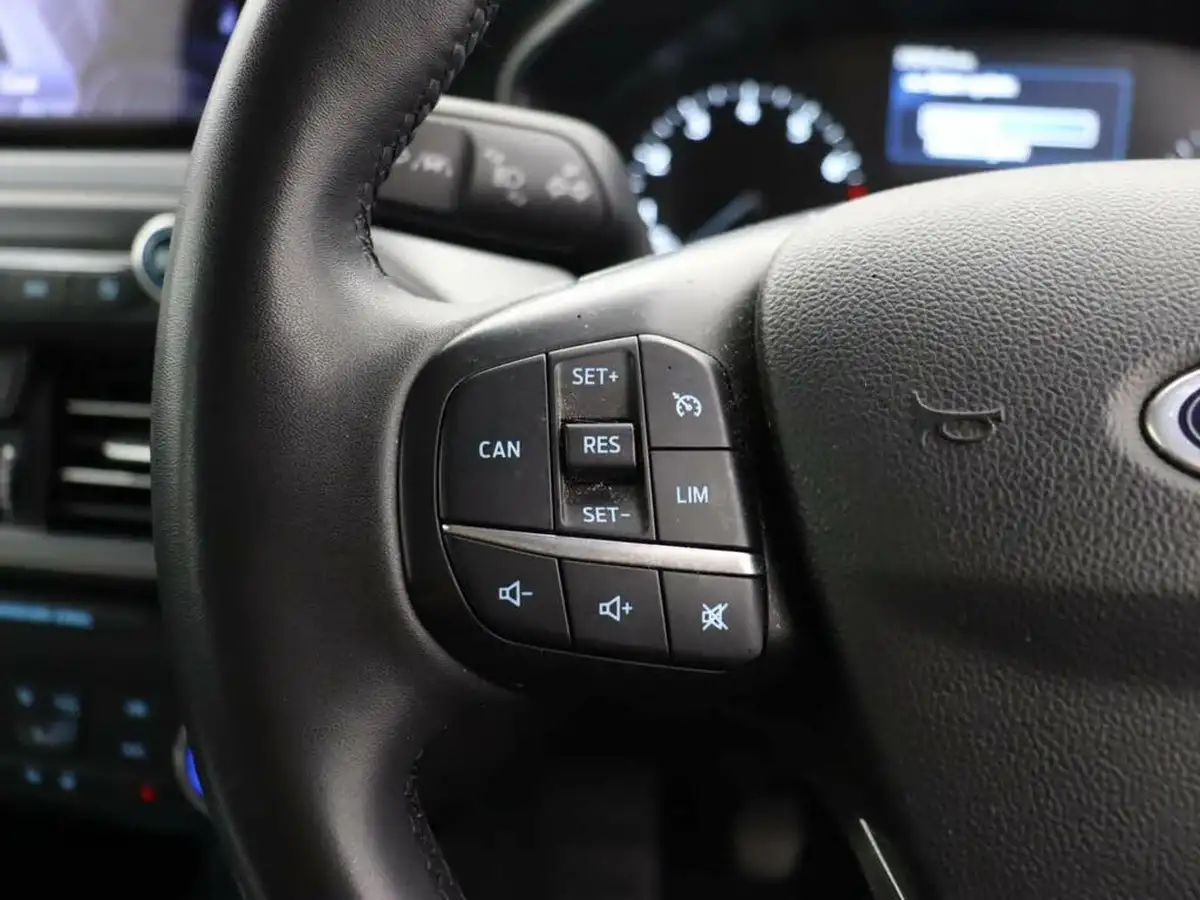 2022-ford-focus-10t-trend-hatchback-big-32