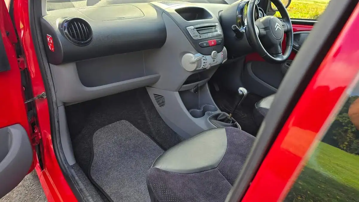2010-citroen-c1-10-vtr-5d-big-14