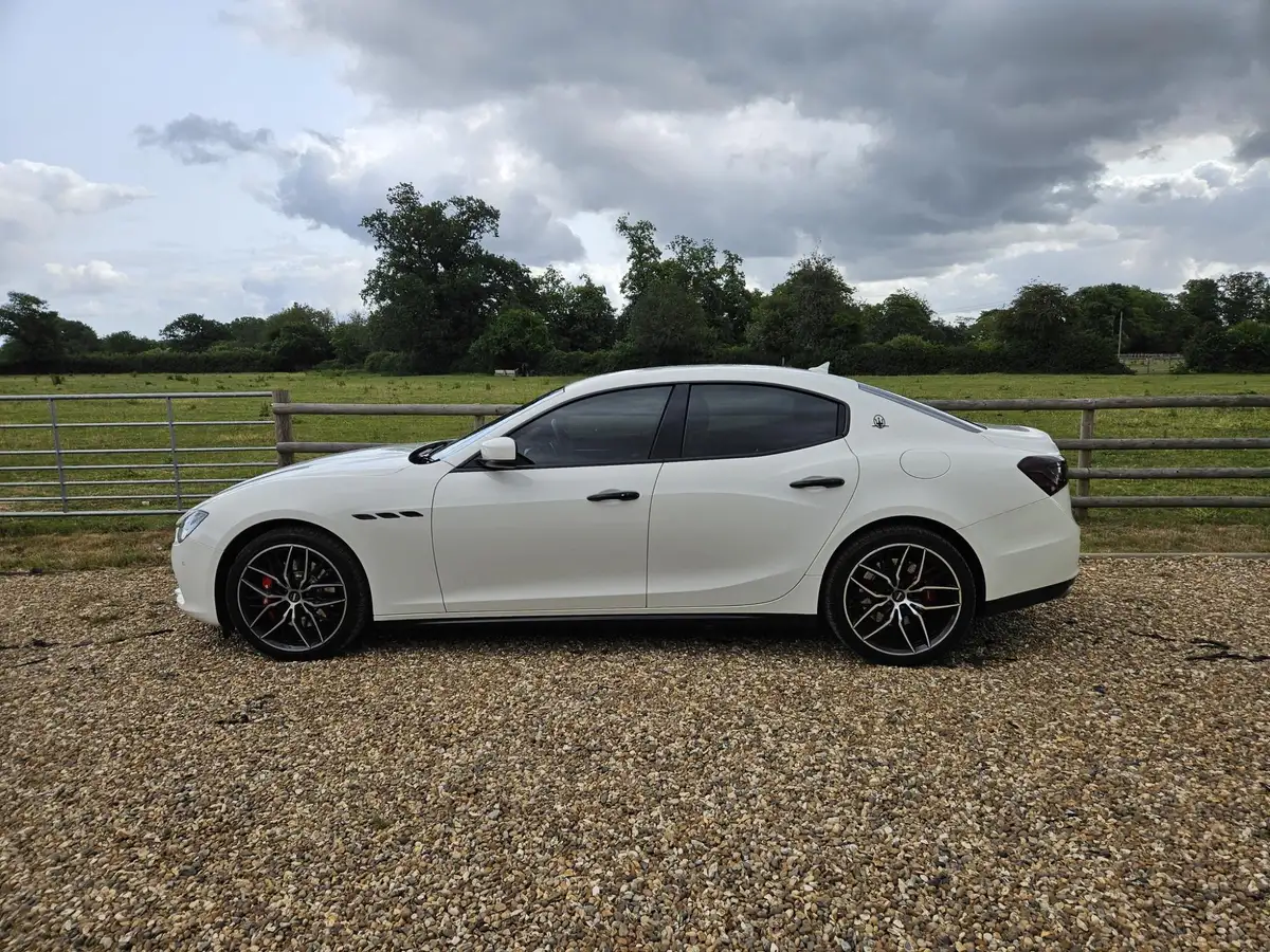 2015-maserati-ghibli-30-big-3