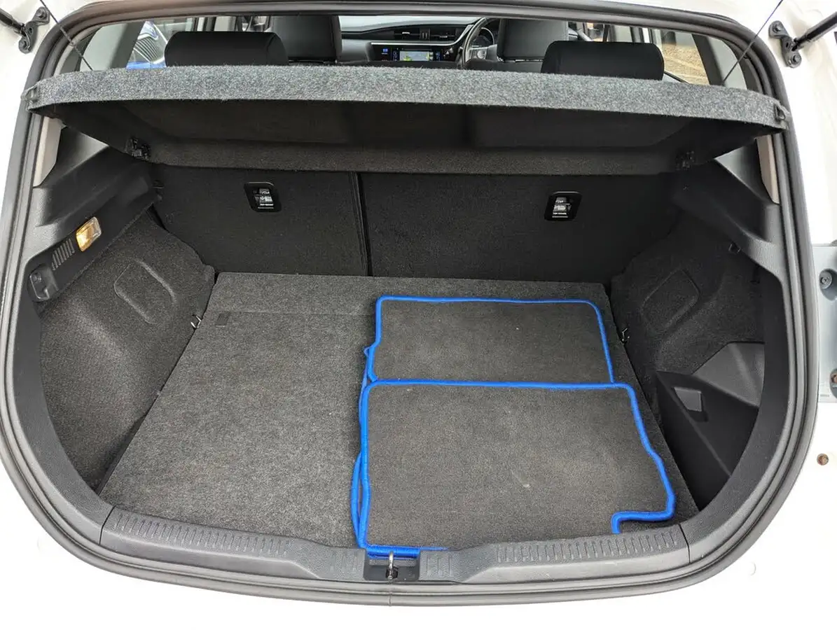 2017-toyota-auris-18-vvt-i-hsd-business-edition-tss-hatchback-big-9