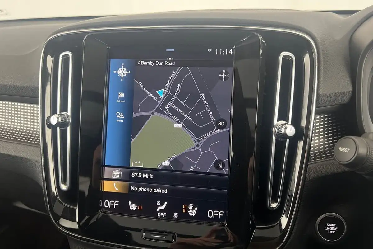 2022-volvo-xc40-15-t3-r-design-auto-big-14