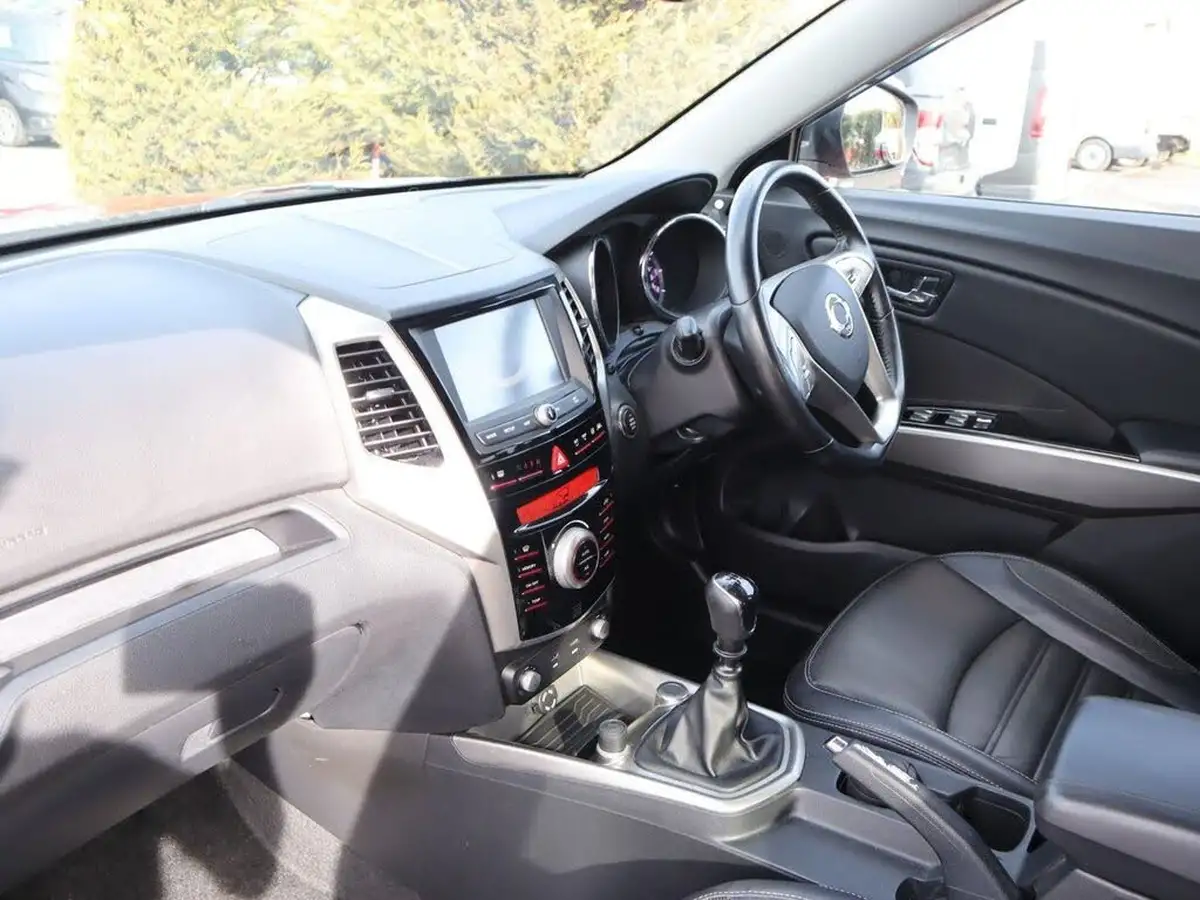 2017-kgm-ssangyong-tivoli-16-elx-big-2