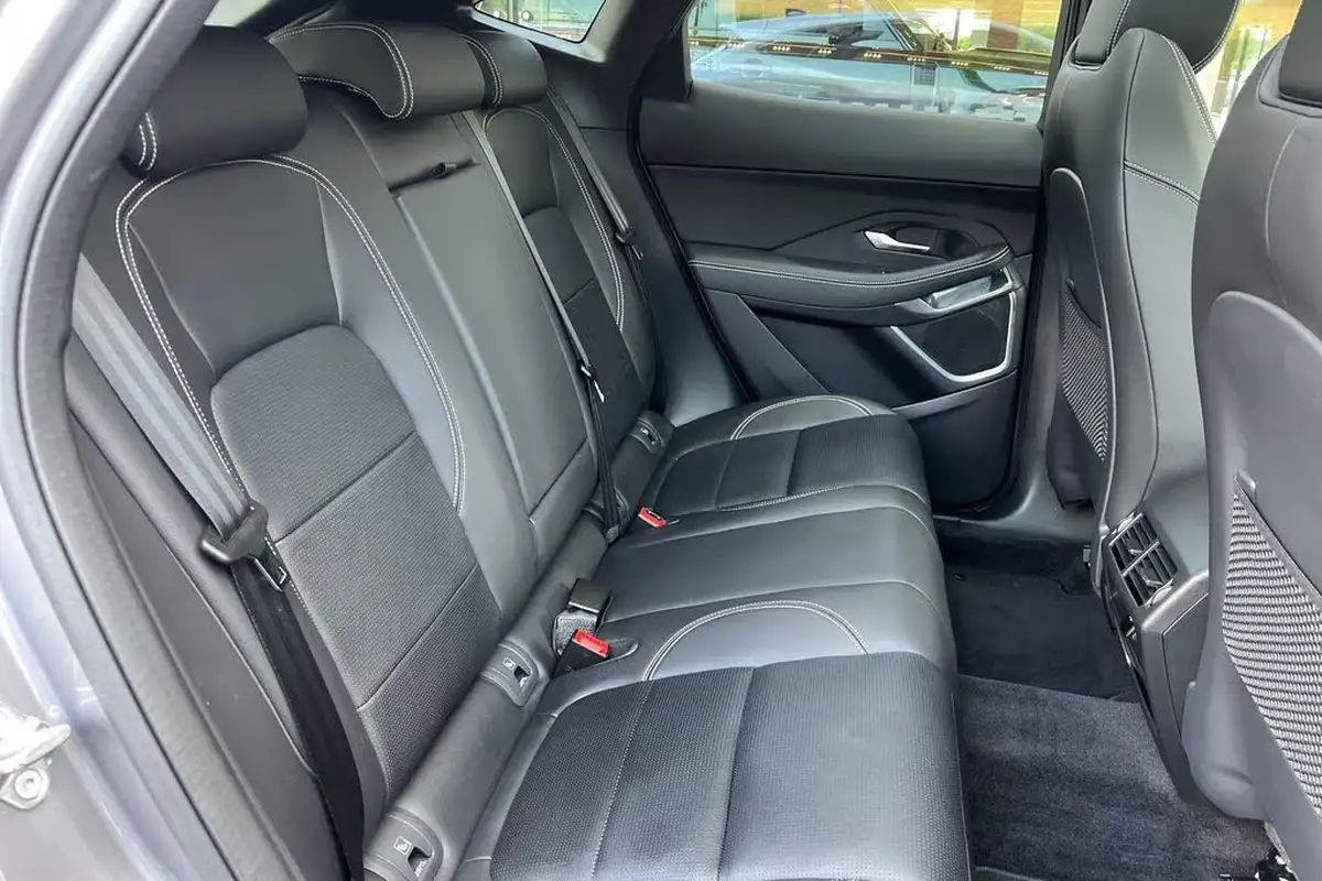 2024-jaguar-e-pace-20-d200-r-dynamic-se-black-big-29