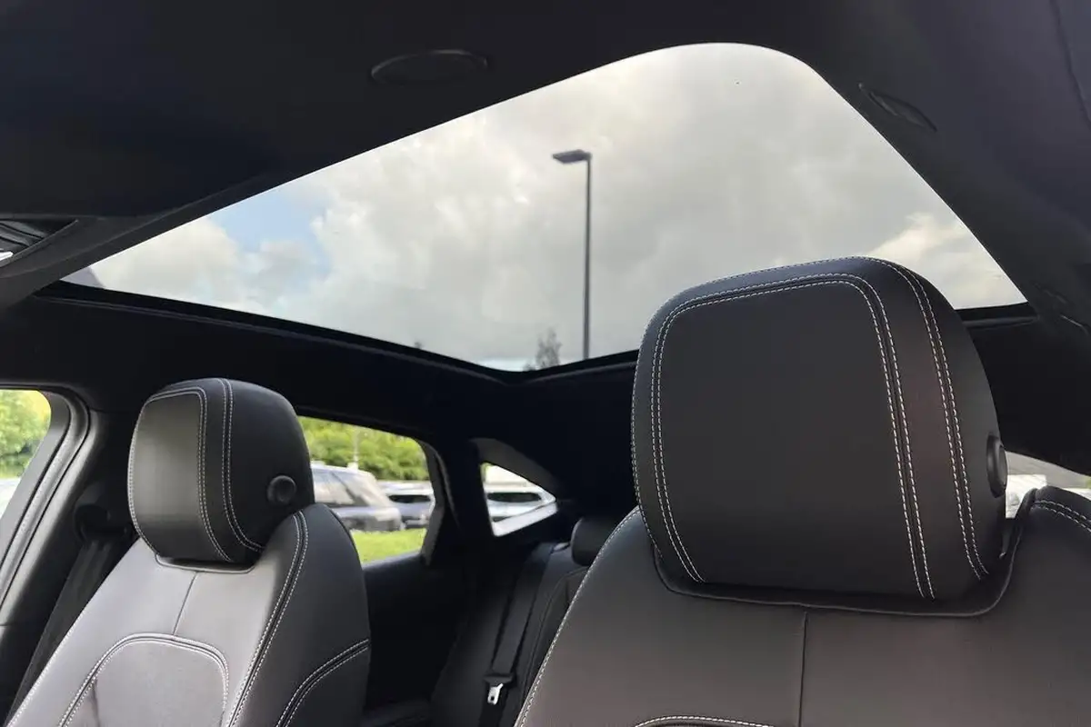 2024-jaguar-e-pace-20-d200-r-dynamic-se-black-big-5