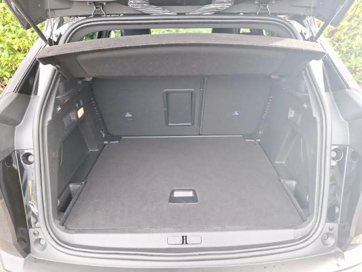 2024-peugeot-3008-suv-12-puretech-gt-136ps-hybrid-e-dsc6-big-7