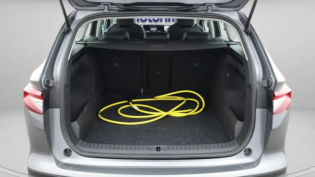 2022-skoda-enyaq-e-60-big-17